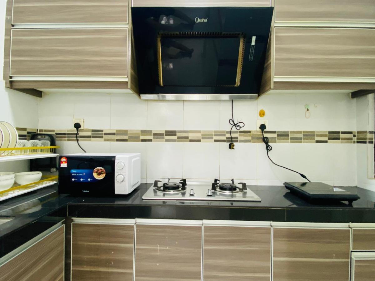 Cozy 1-10 Pax 4Qbeds 2Sbeds Shah Alam Sec7, I-City ภายนอก รูปภาพ